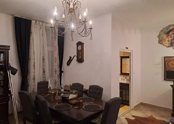 Sia\'S Home