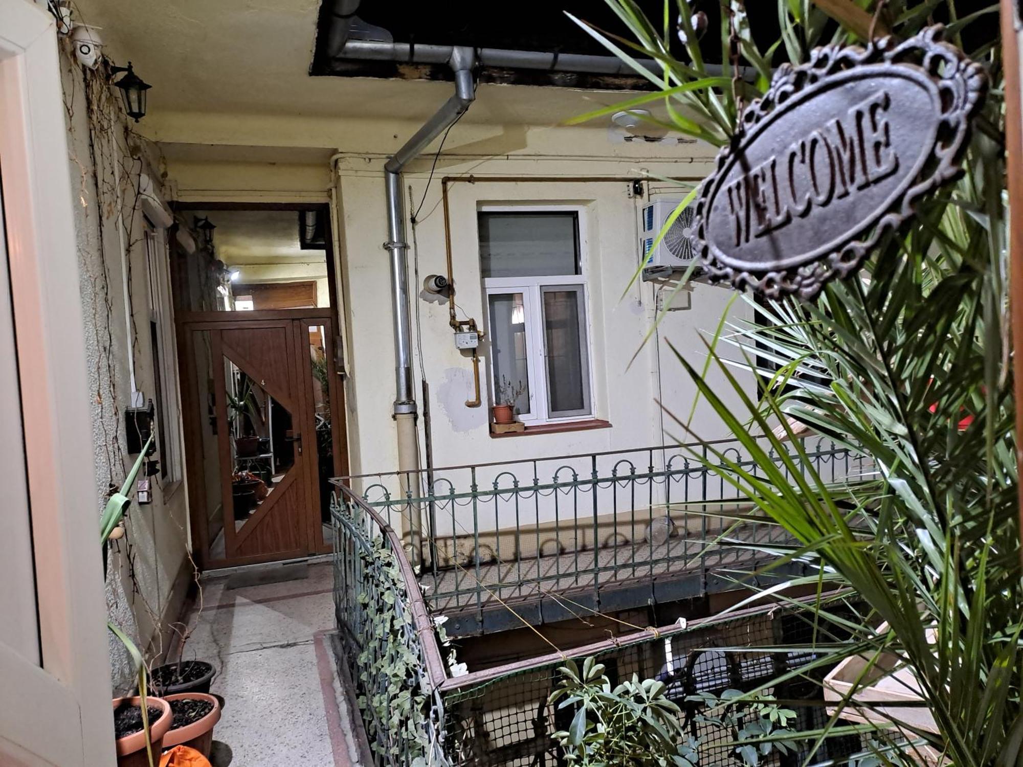 Sia's Apartment